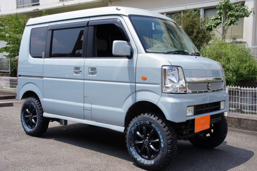 Сузуки Эвери 4/4