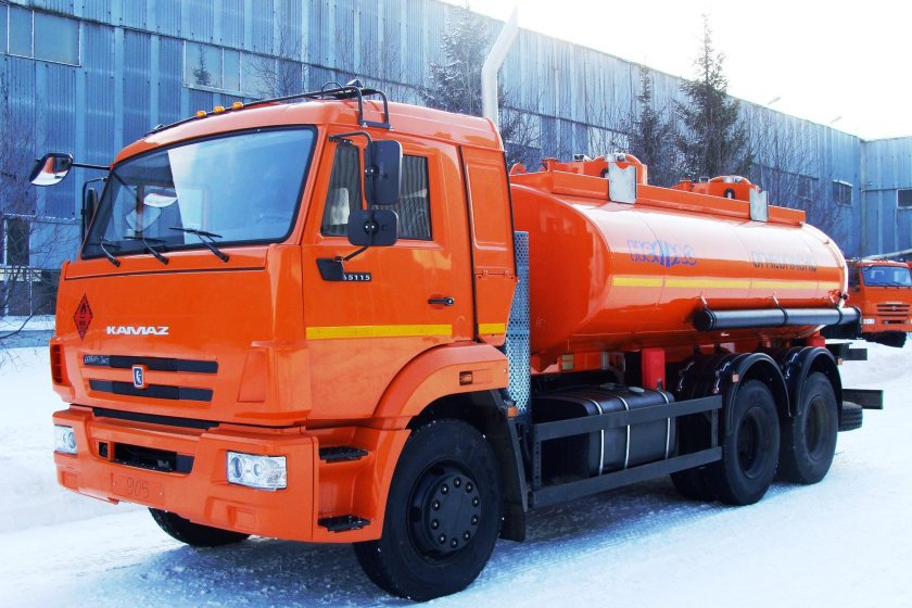 Автотопливозаправщик НЕФАЗ 6606