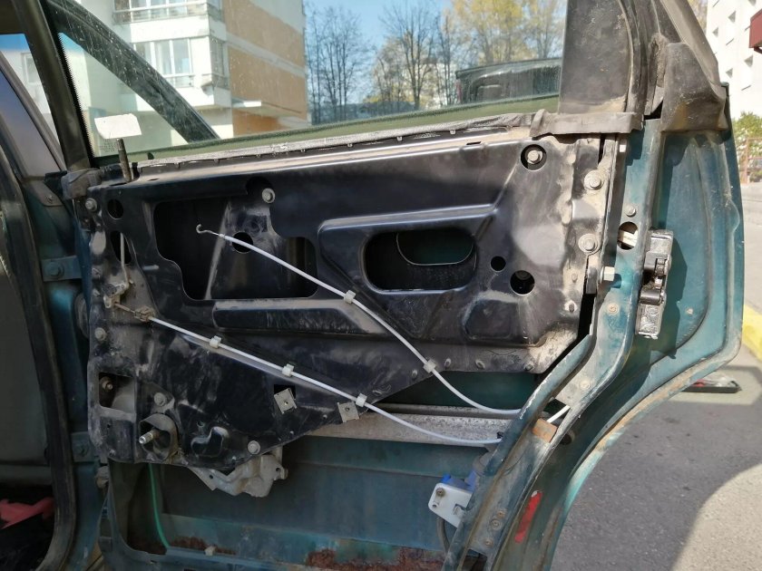 Дверь Ауди 80