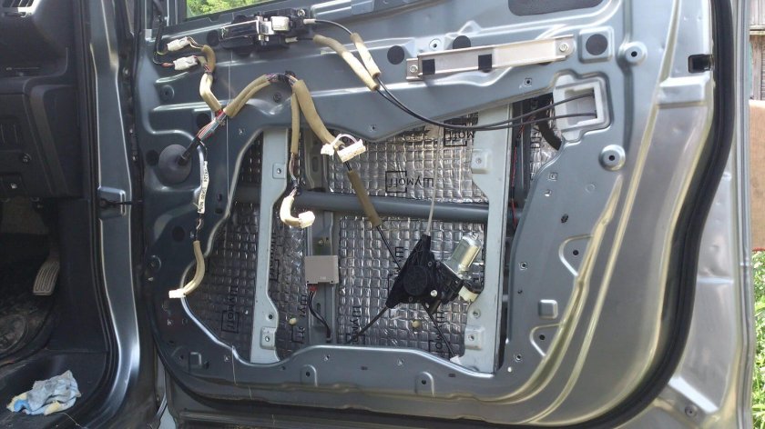 Шумоизоляция в Ниссан Серена