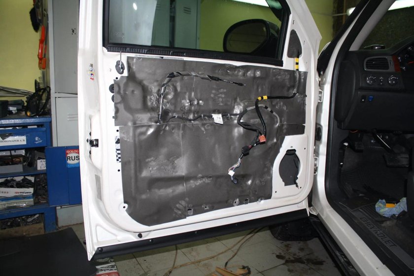 Шумоизоляция дверей ВАЗ 2107