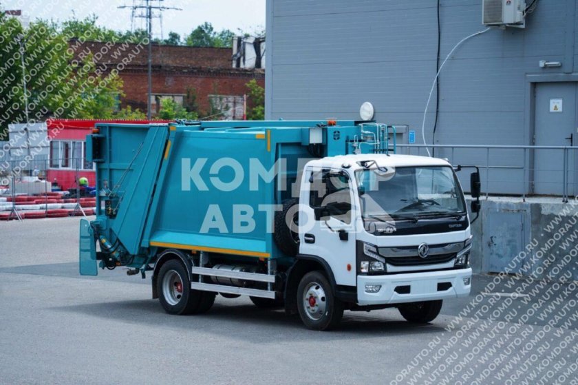 Мусоровоз с задней загрузкой