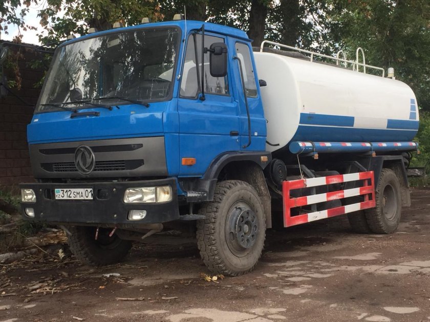 Донг Фенг водовоз