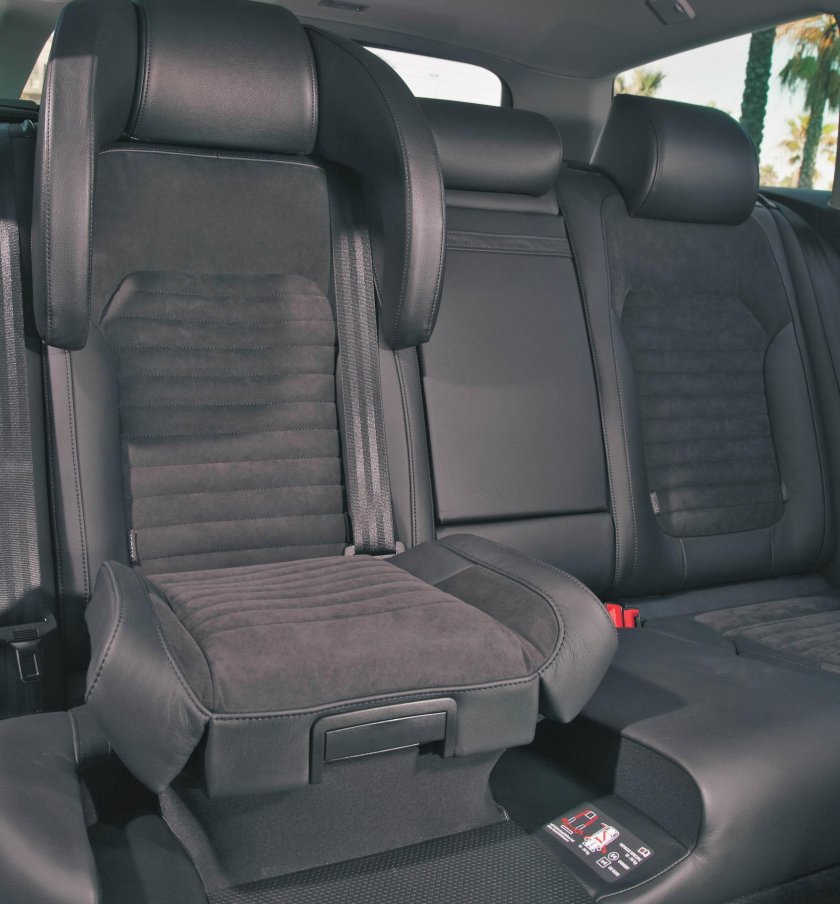 Фольксваген Шаран встроенное детское кресло