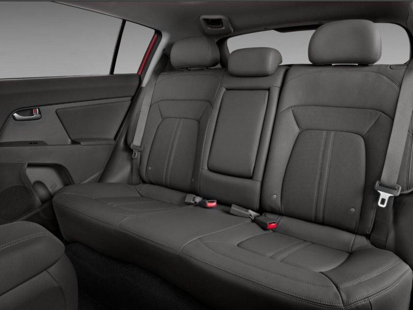 Kia Sportage салон сзади