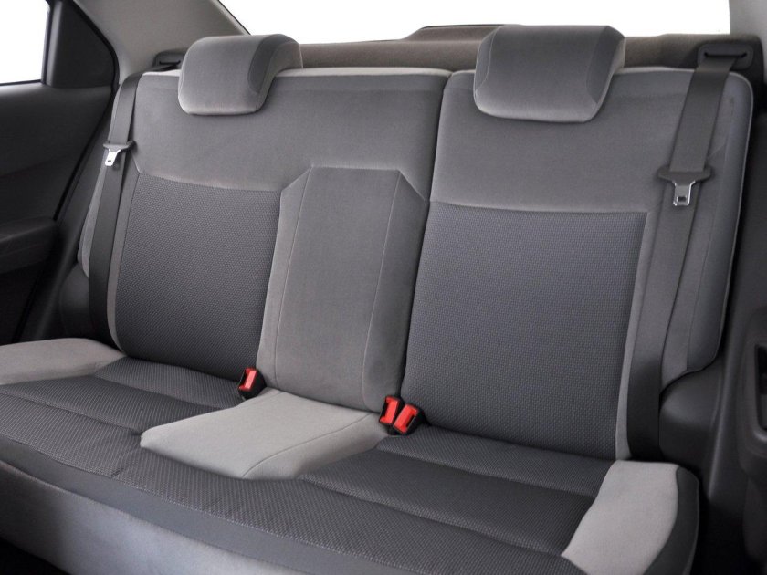 Chevrolet Cobalt салон сзади