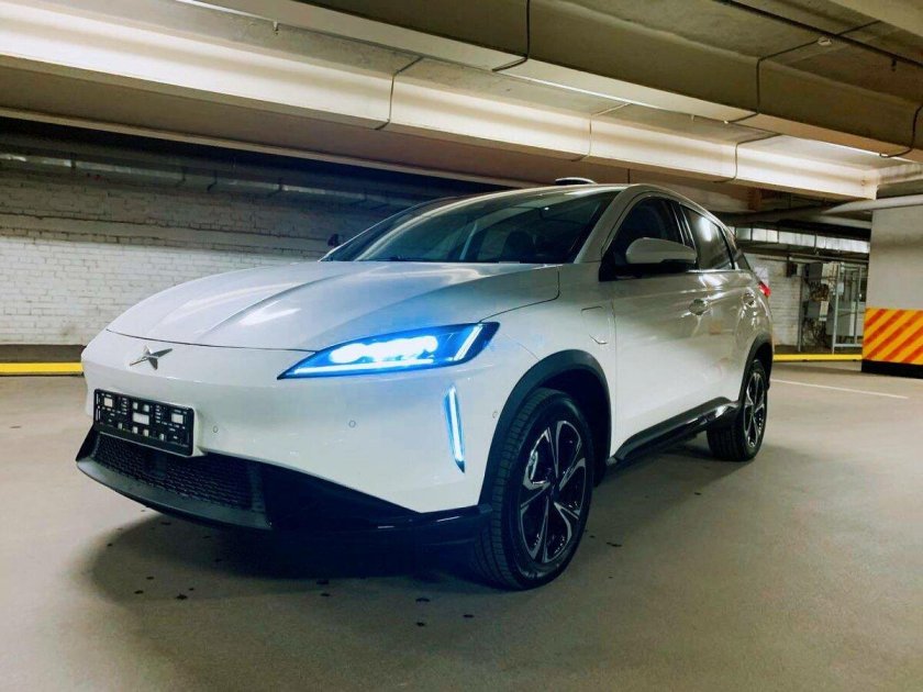 Китайский электромобиль xpeng