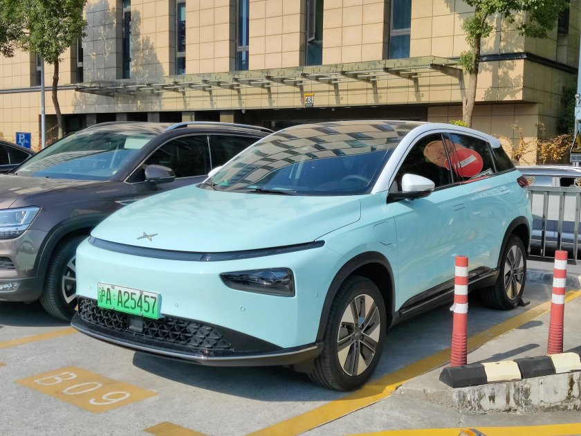 Машина Xpeng g3