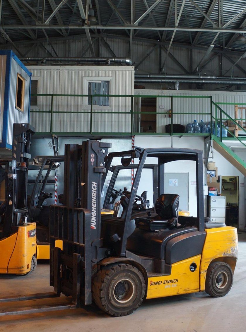 Дизельный погрузчик DFG 430