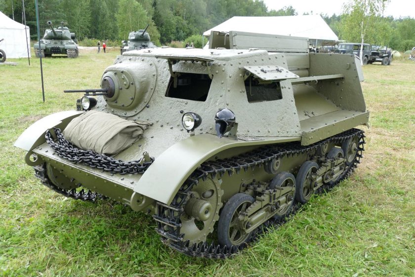 Тягач комсомолец т 20