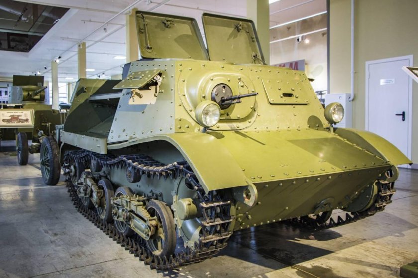 Артиллерийский тягач «комсомолец» т-20