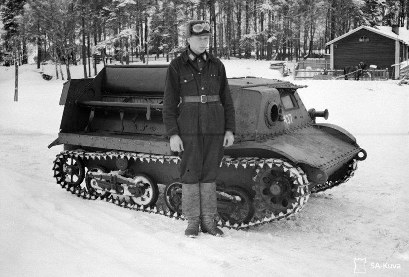 Тягач комсомолец