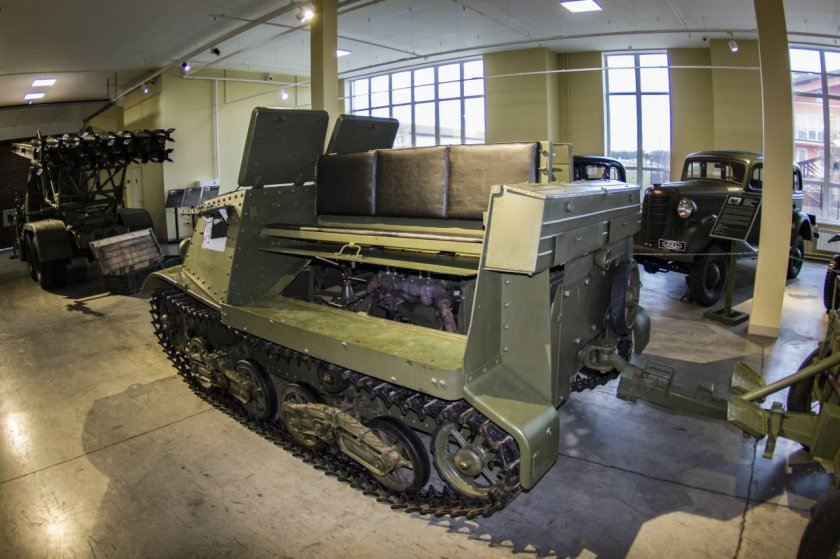 Артиллерийские тягачи т 20