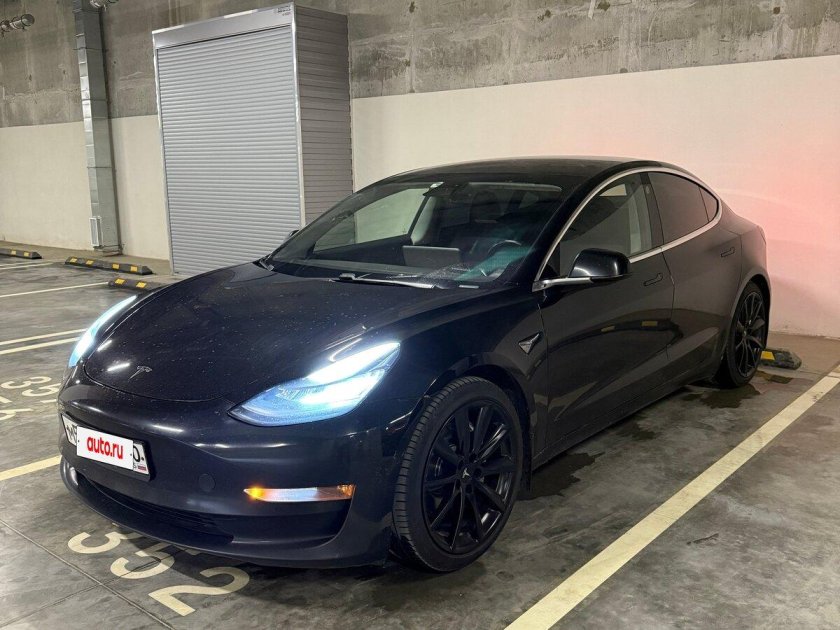 Тесла модел 3