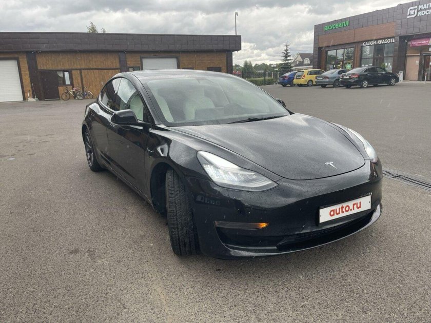 Тесла модел 3