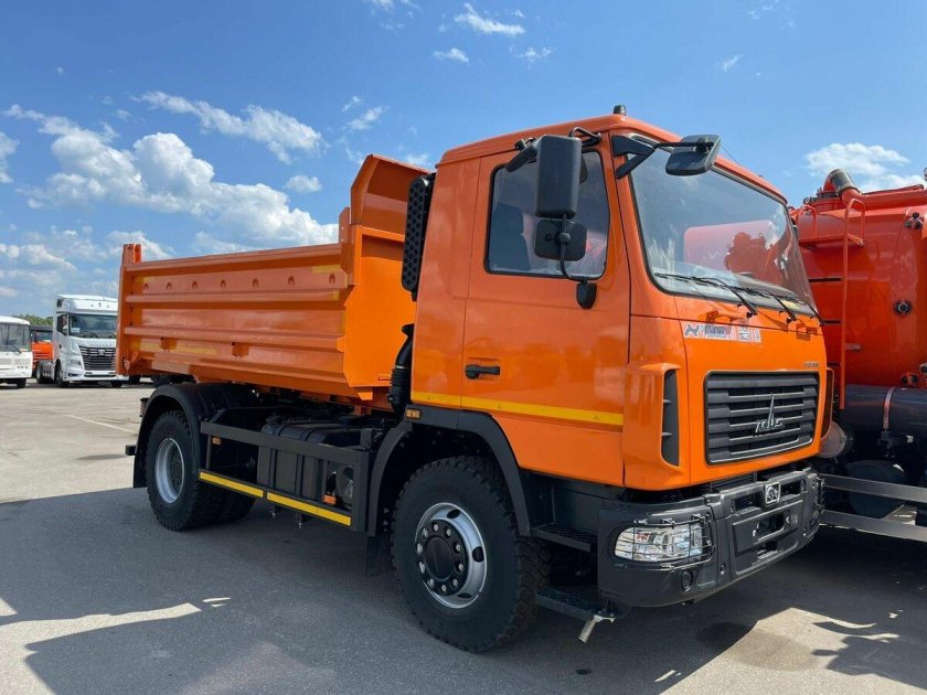 МАЗ-5550 самосвал