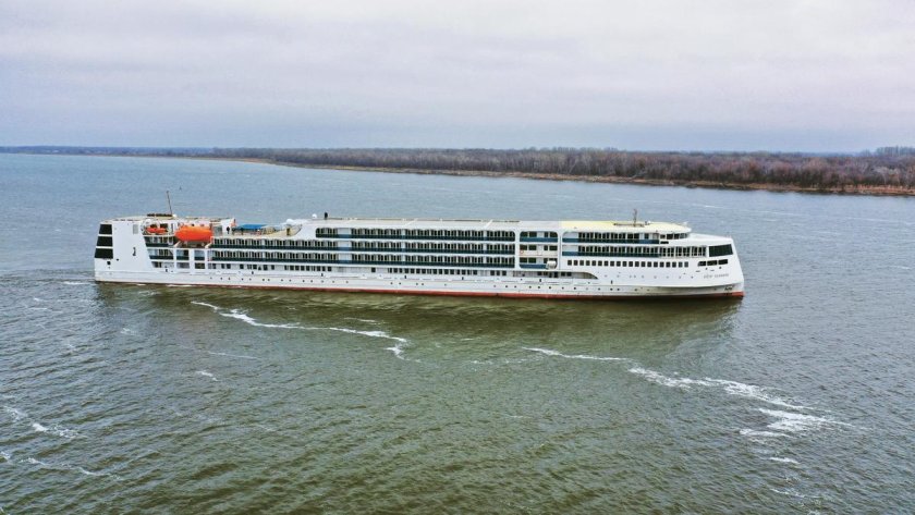 Лайнер Петр Великий проекта pv300vd