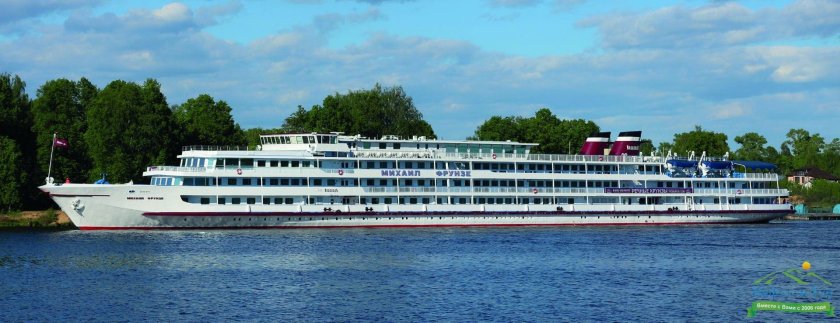Теплоход Михаил Фрунзе Нижний Новгород