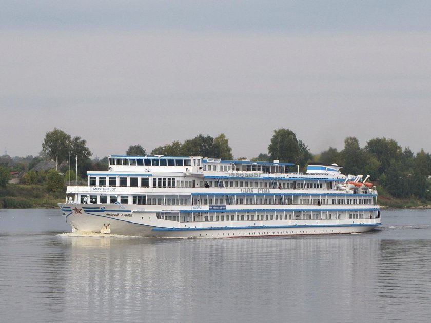 Теплоход «Андрей Рублев» (проект 301)