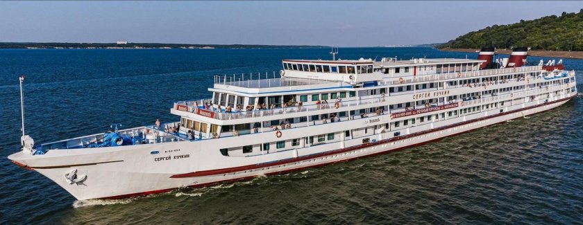 Теплоход Сергей Кучкин