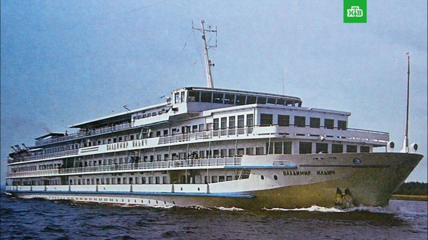 Теплоход Ильич 588 сейчас