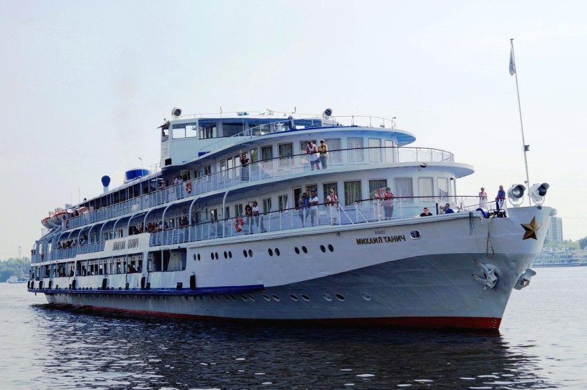 Теплоход Михаил Танич навигация 2023
