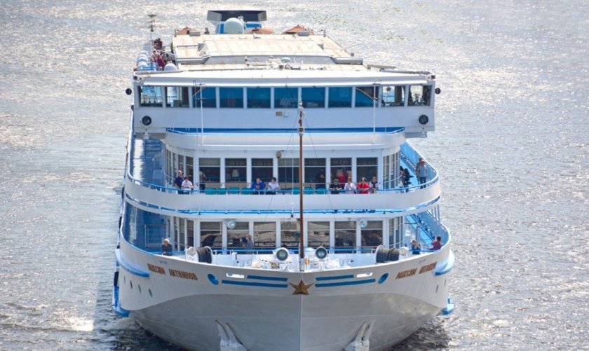 Максим Литвинов теплоход