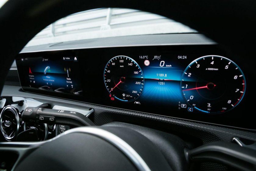 Приборная панель мерседес