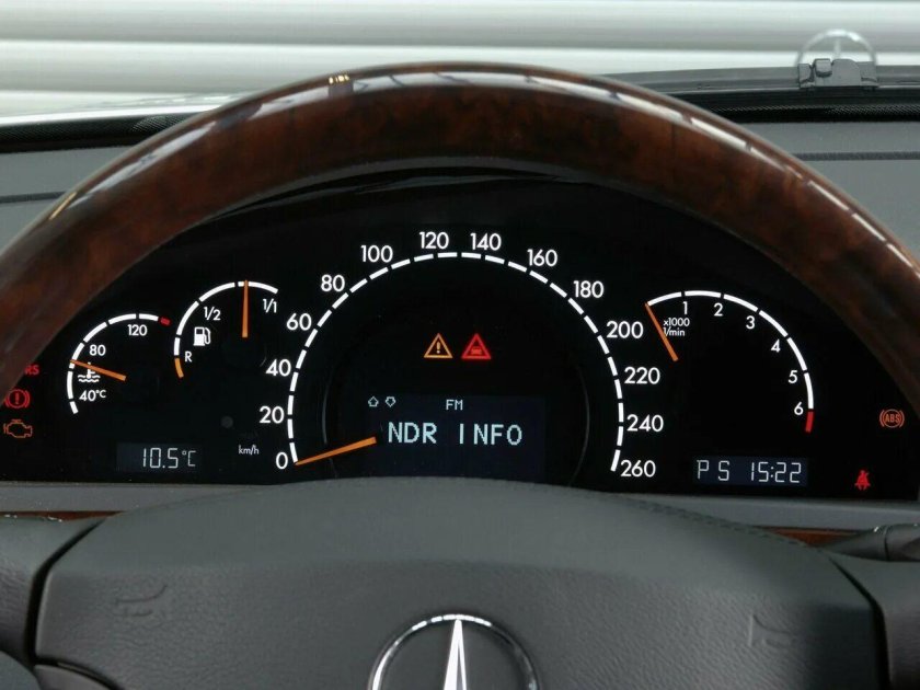 Mercedes Benz s 220 приборная панель