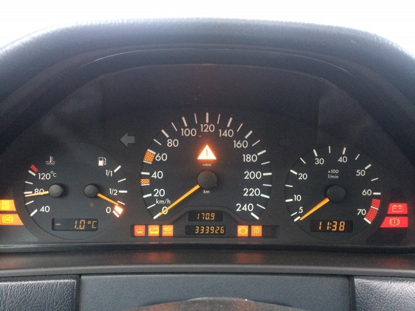 Лампочка чек Мерседес w202