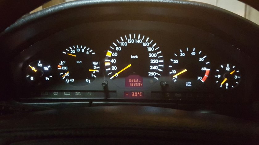 Щиток приборов Мерседес w140