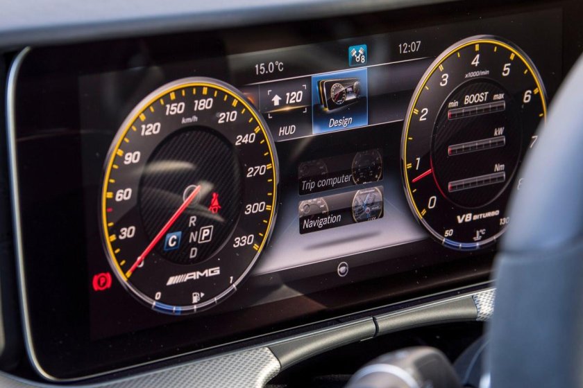 Приборная панель Мерседес е 63