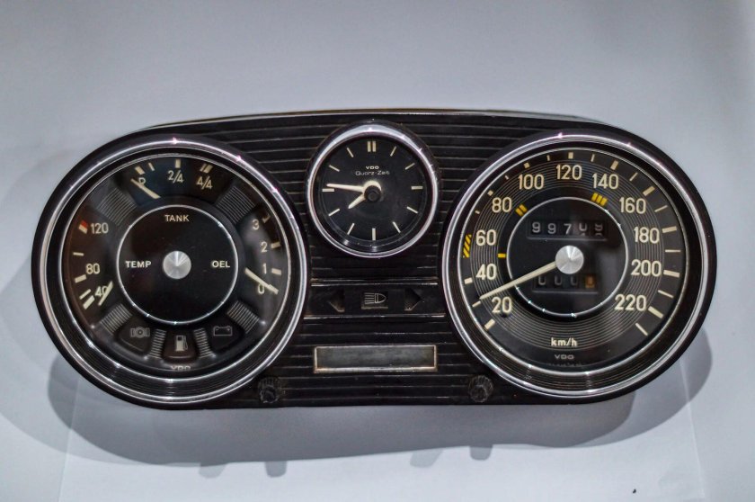 Мерседес w115 приборная панель