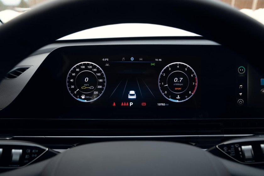 Бортовой компьютер на приборной панели