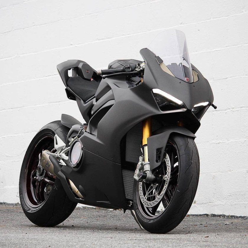 Дукати мотоцикл черный