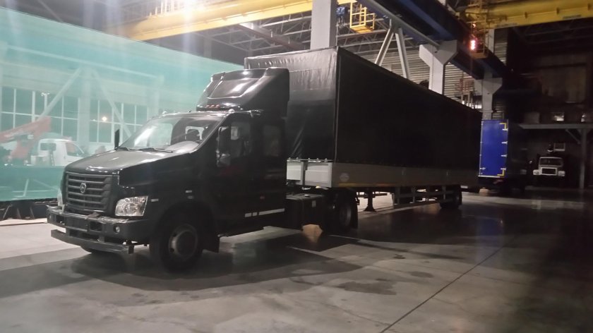 Газон Некст 10 седельный тягач