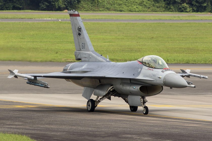 F 16 fighting falcon