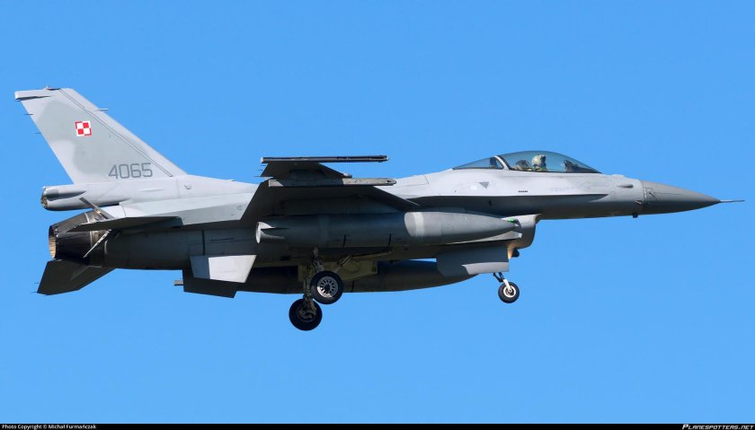 F 16 c