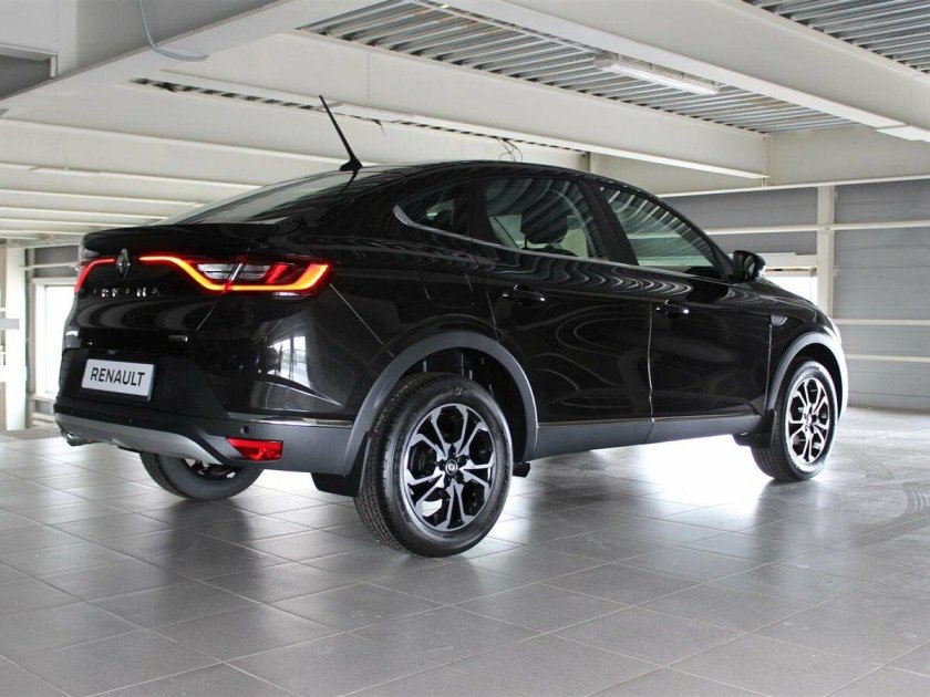 Рено аркана черная 2021