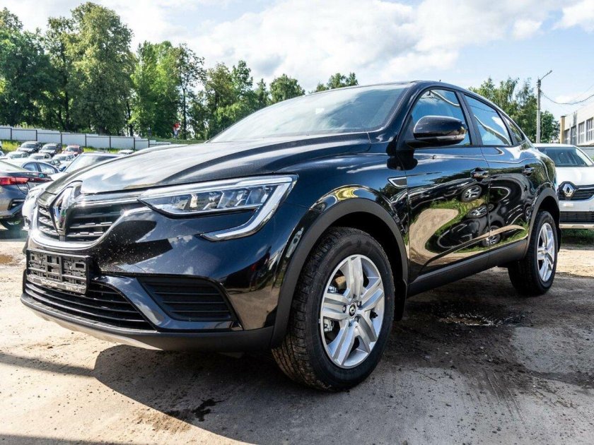 Renault Arkana чёрная
