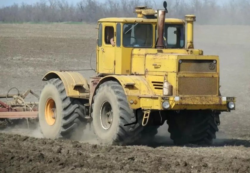 К700 Кировец трактор