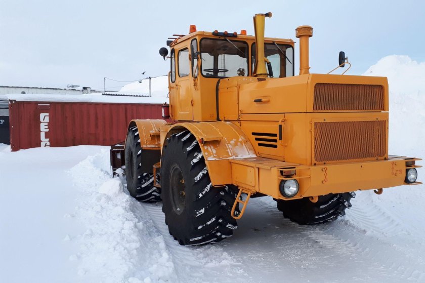 Отвал на Кировец к 700