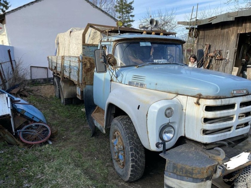 Грузовик зил 130