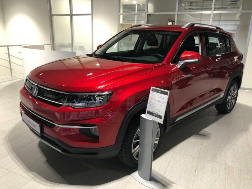 Changan cs 35 plus красный