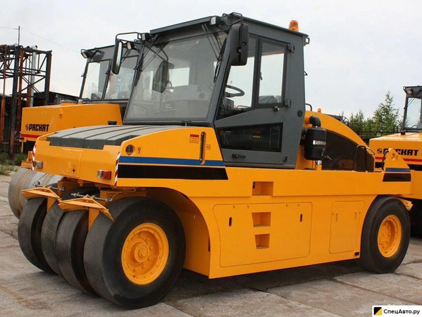 Прицепной пневмоколесный каток