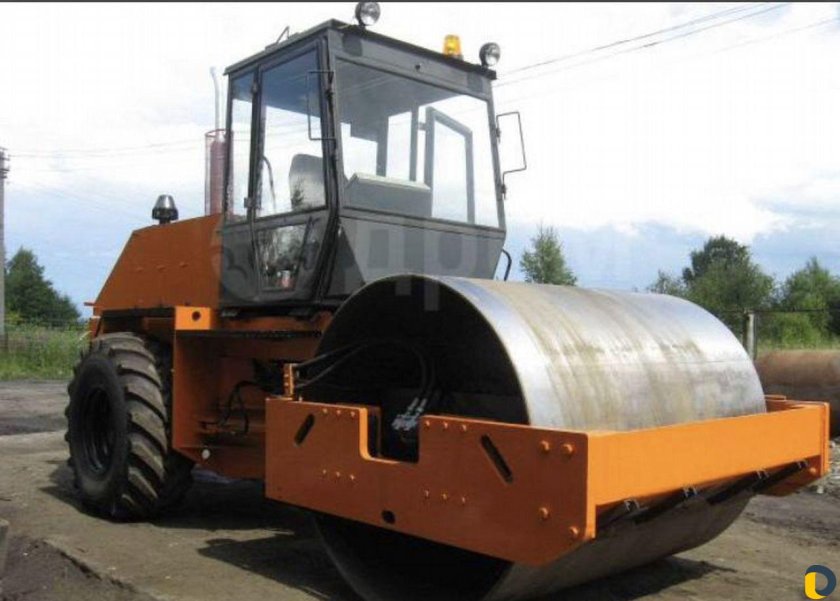 Каток вибрационный Ду-85