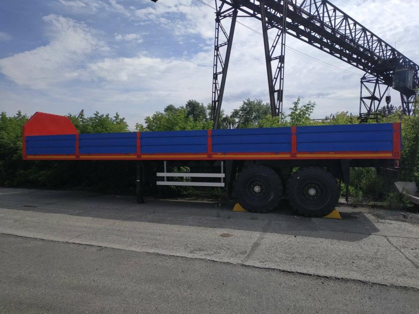 Бортовой полуприцеп