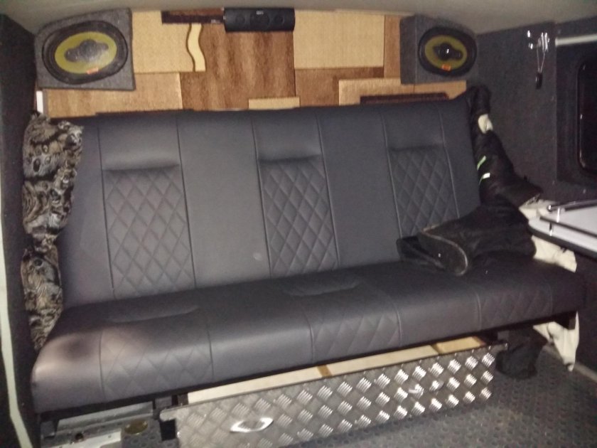 Диван в УАЗ фермер