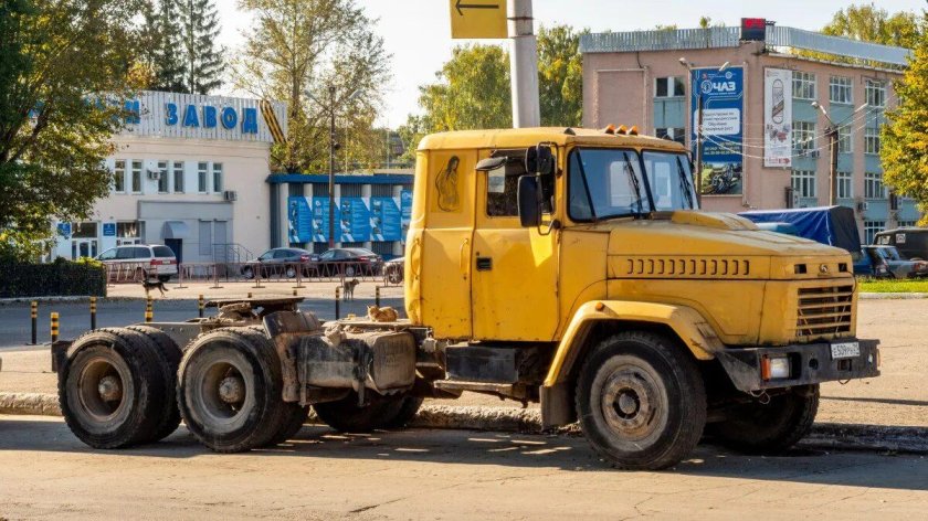 КРАЗ 6444 седельный тягач