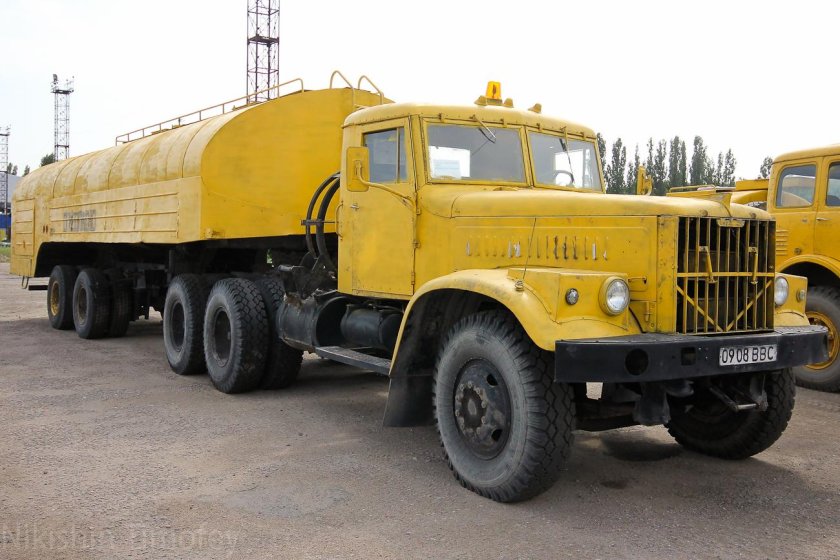 КРАЗ 258 бензовоз